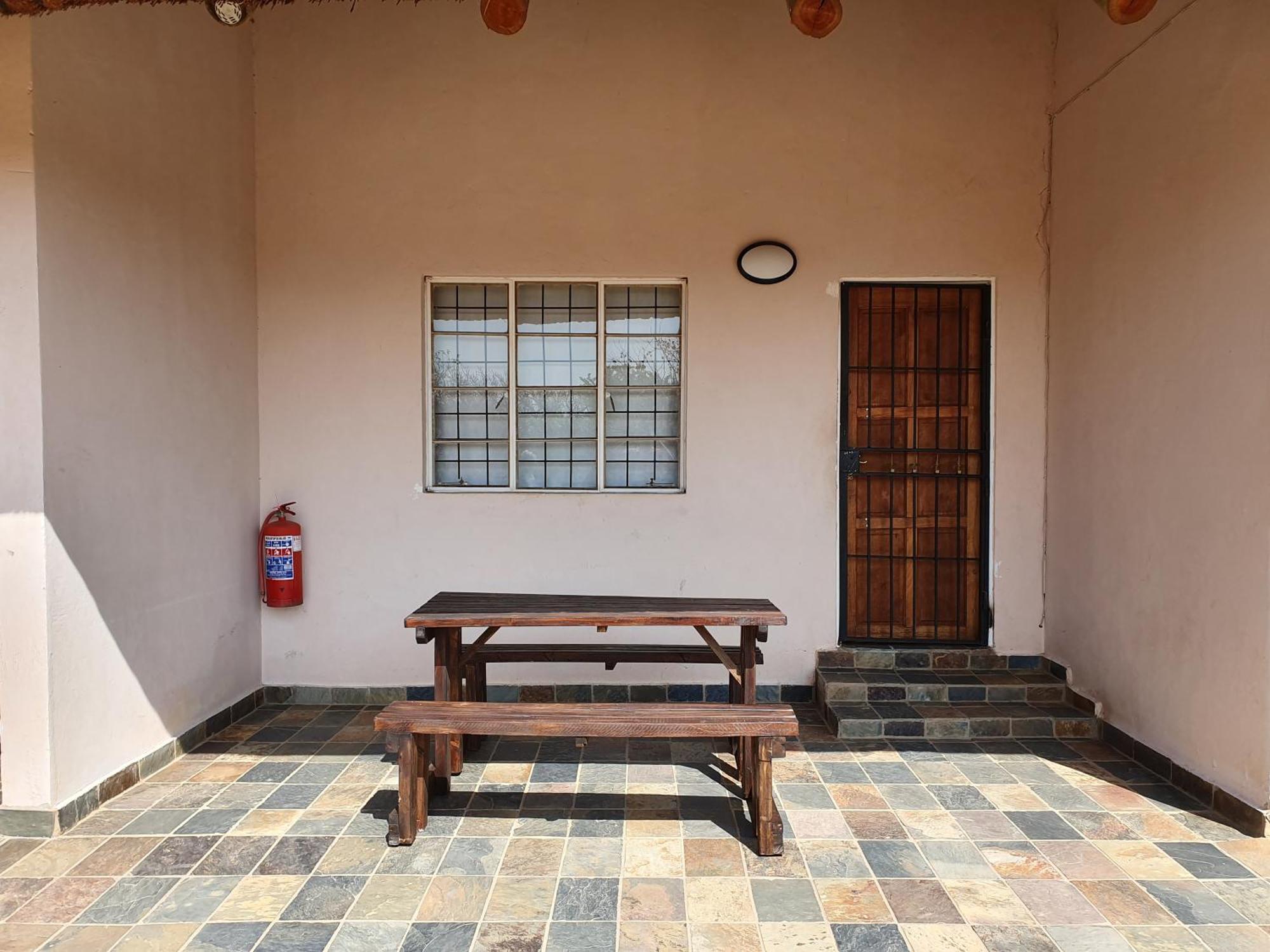 Lagai Roi Guesthouse Boshoek Exterior photo